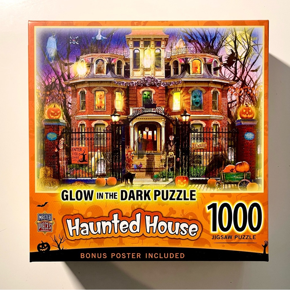 Master Pieces - 1000 Piece Puzzle - Haunted House • Glow in the Dark